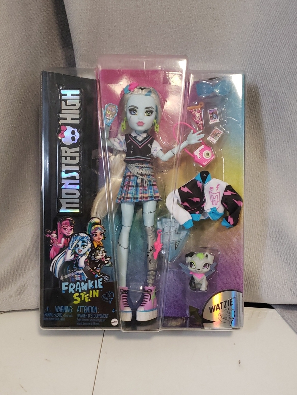 NEW Monster High Frankie Doll With Pet And Accessories Watzie